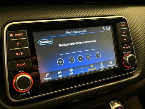 Used 2021 Nissan Kicks S image 11