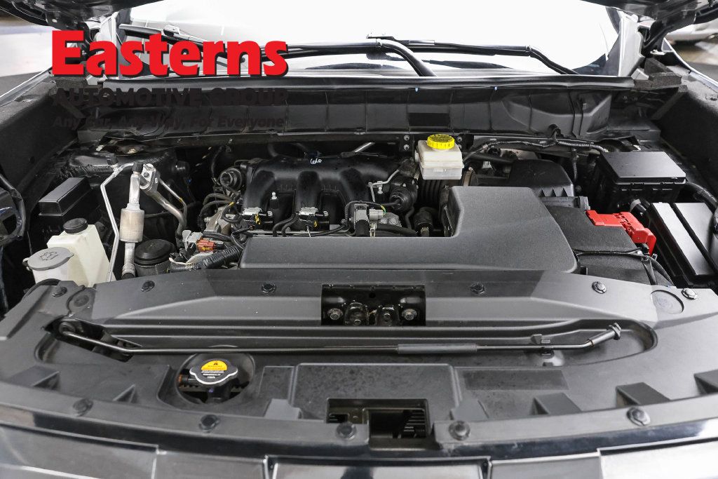 Used 2023 Nissan Pathfinder SV w/ SV Premium Package AWD/4WD image 9