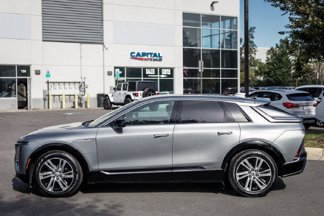 Used 2024 Cadillac Lyriq Tech w/ Driver Assist Package AWD/4WD image 19