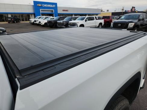 Used 2023 GMC Sierra 1500 AT4 w/ AT4 Premium Package image 9