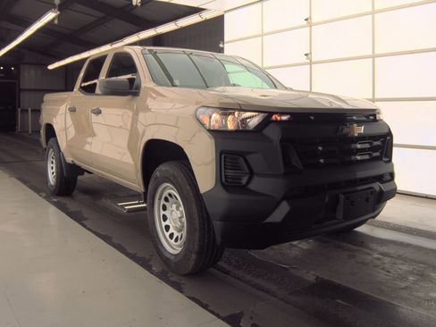 Used 2024 Chevrolet Colorado W/T image 6