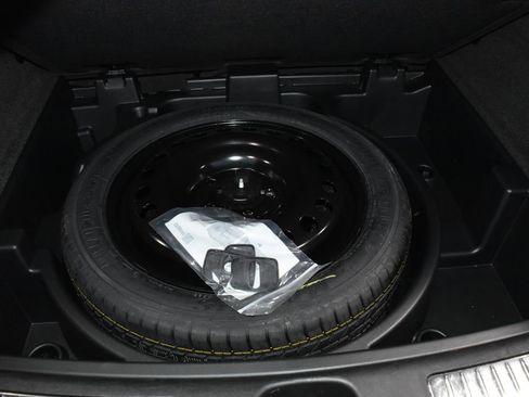 Used 2024 Cadillac XT4 Premium Luxury image 35