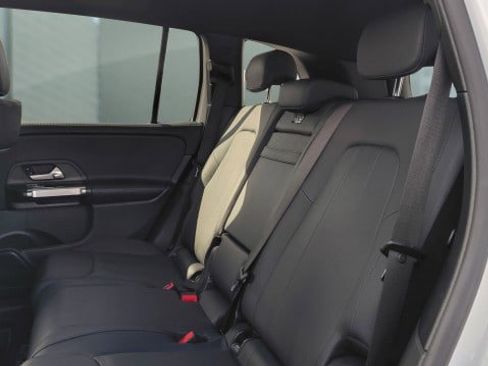 Used 2024 Mercedes-Benz GLB 250 image 18