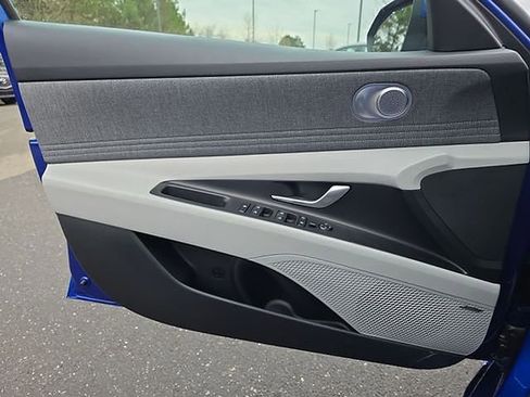 New 2026 Hyundai Elantra Limited image 38