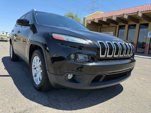 Used 2017 Jeep Cherokee Latitude w/ Safety/Convenience Group FWD image 14