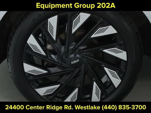 Certified 2024 Lincoln Nautilus Reserve w/ Equipment Group 202A AWD/4WD image 12