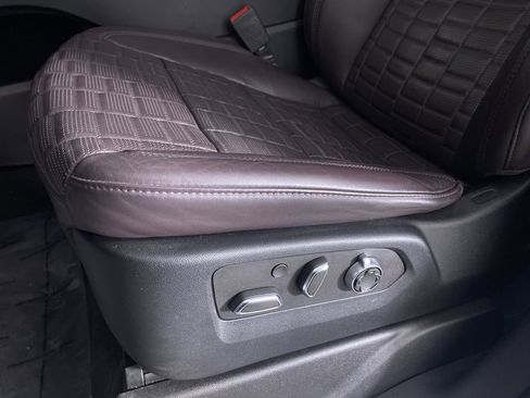 Certified 2023 Cadillac Escalade ESV V image 10