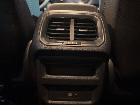 Used 2024 Volkswagen Taos SE image 24