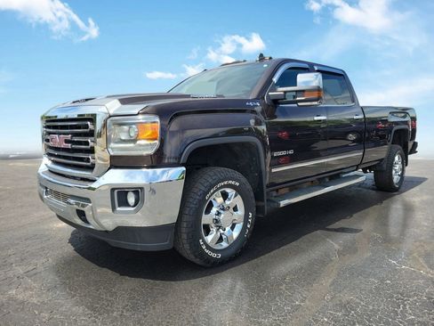 Used 2018 GMC Sierra 2500 SLT AWD/4WD image 2
