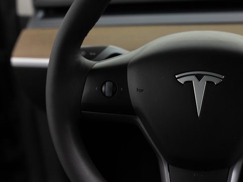Used 2023 Tesla Model 3 Standard Range RWD image 30