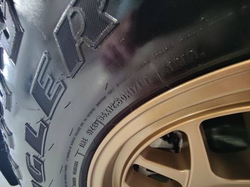 Used 2021 Jeep Gladiator Rubicon image 12