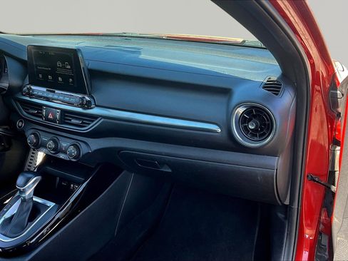 Used 2021 Kia Forte GT-Line image 27