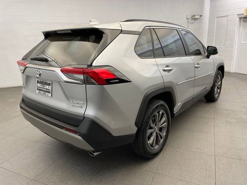 Used 2022 Toyota RAV4 Limited AWD/4WD image 5