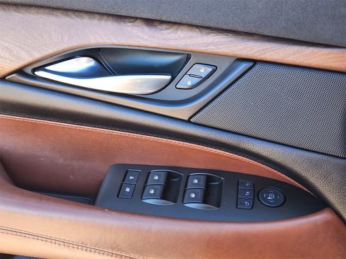 Used 2017 Cadillac Escalade ESV Luxury image 15