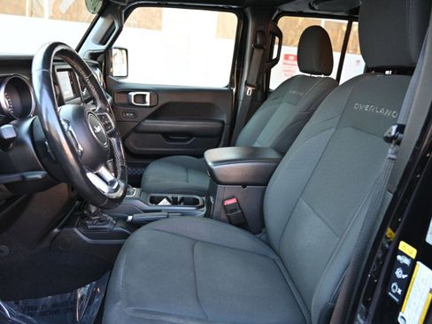 Used 2020 Jeep Gladiator Overland w/ Cold Weather Group image 19