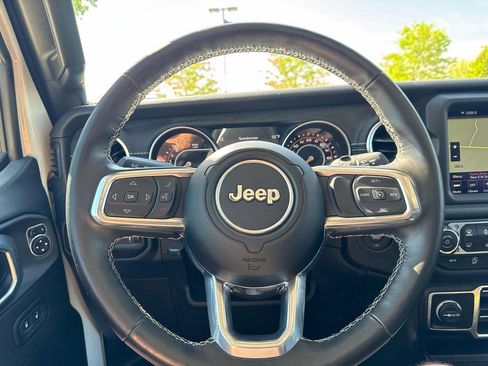 Used 2023 Jeep Wrangler Unlimited Sahara w/ Cold Weather Group AWD/4WD image 17