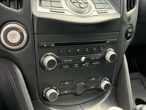 Used 2018 Nissan 370Z Touring image 40