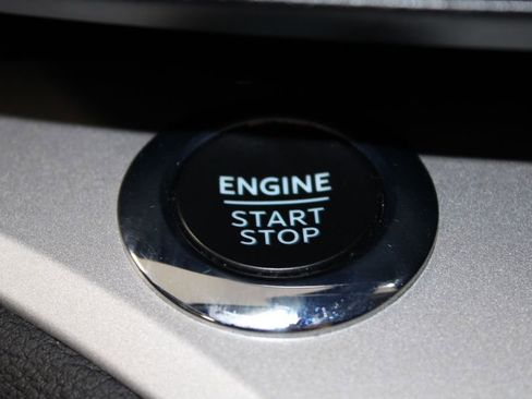 Used 2023 Ford Explorer XLT AWD/4WD image 27