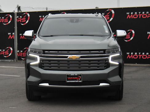 Used 2023 Chevrolet Suburban Premier image 2