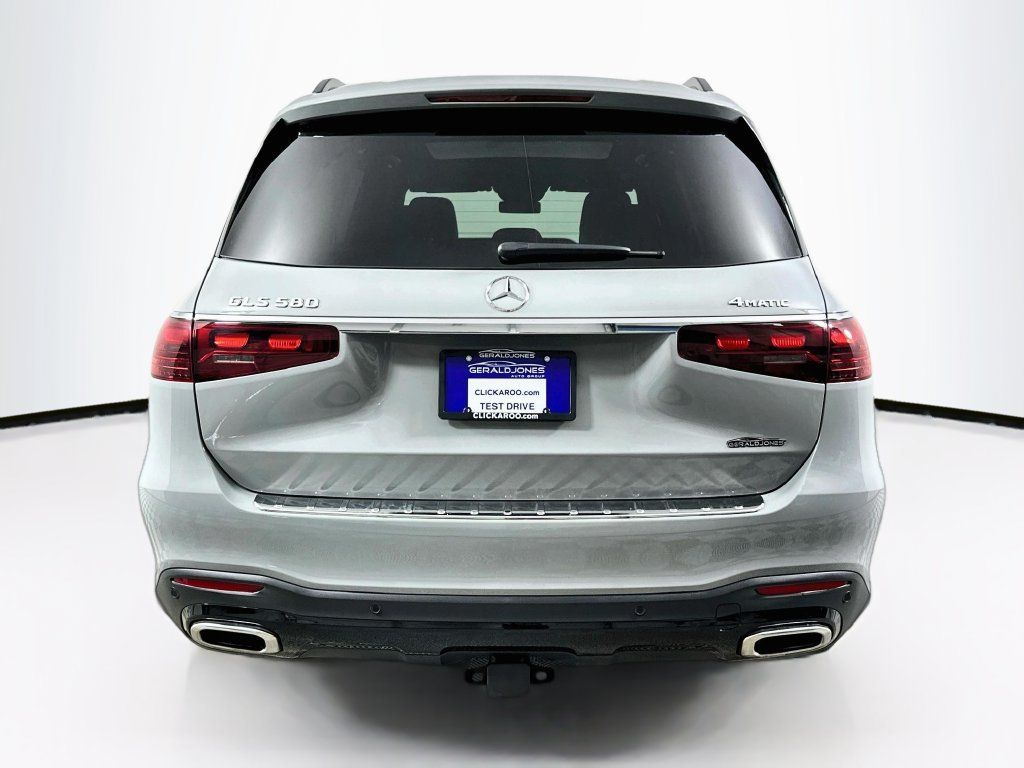 Used 2025 Mercedes-Benz GLS 580 4MATIC image 15