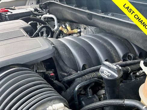 Used 2021 Chevrolet Tahoe Z71 w/ Rear Media and Nav Package AWD/4WD image 35