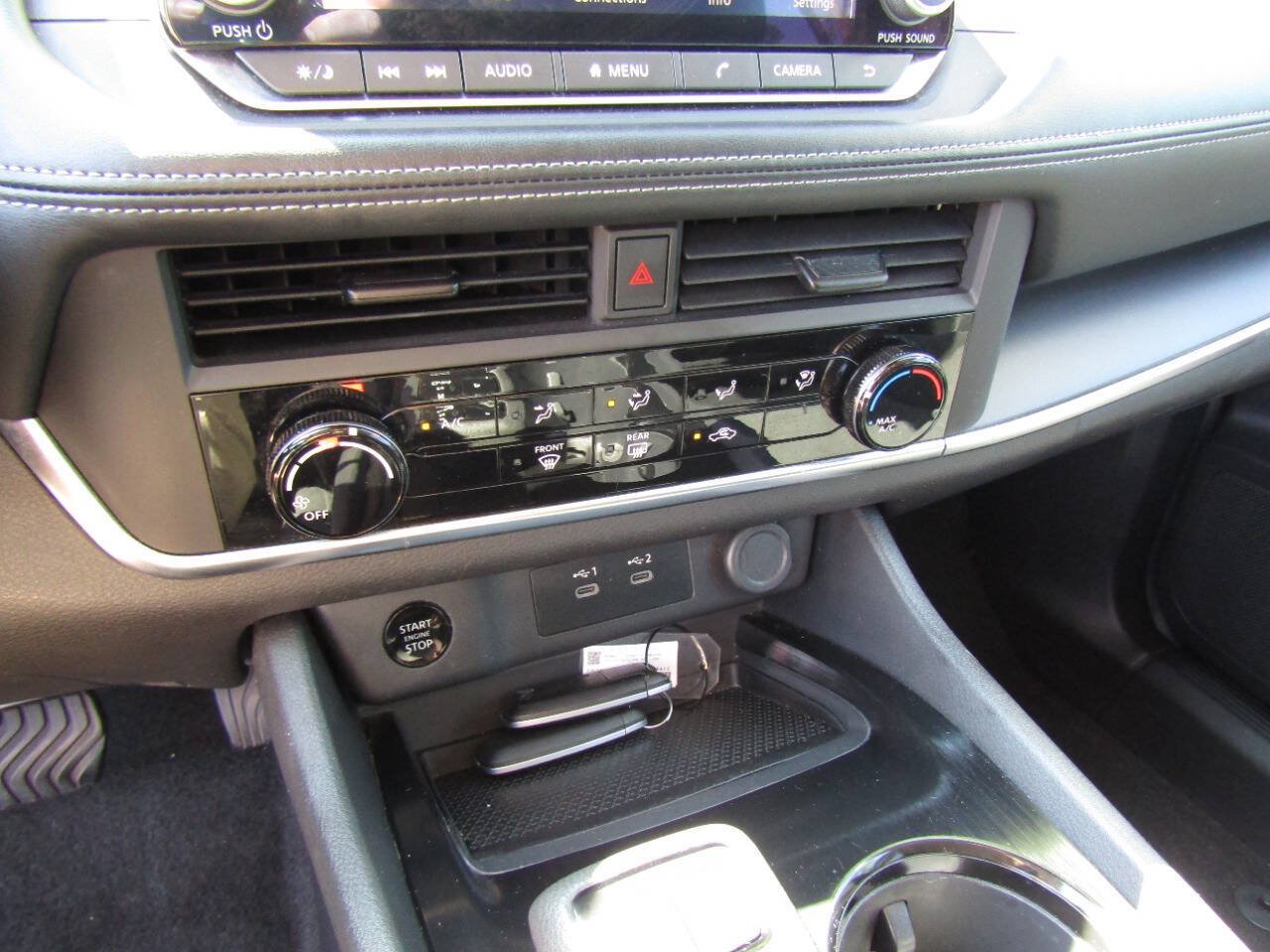 Used 2024 Nissan Rogue S AWD/4WD image 16