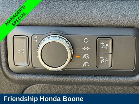 Used 2021 Ford Explorer XLT RWD image 31