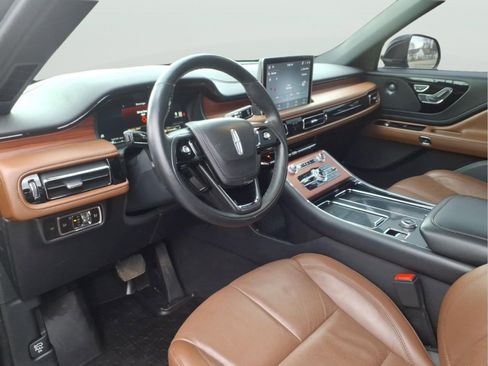 Used 2024 Lincoln Aviator Reserve w/ Equipment Group 201A image 7