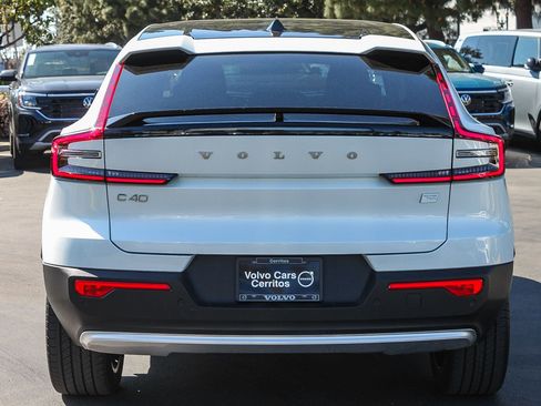 Used 2023 Volvo C40 P8 Recharge Plus image 7