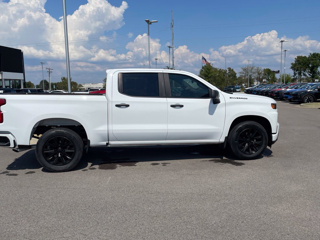 Used 2022 Chevrolet Silverado 1500 Custom w/ Safety Confidence Package RWD image 9