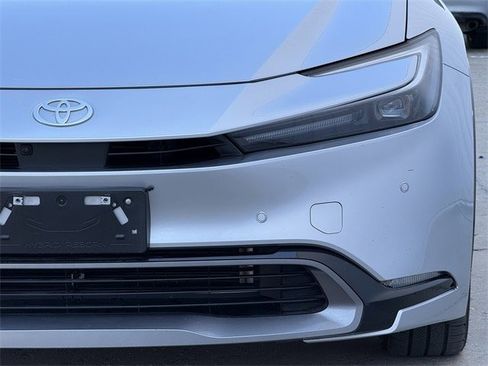 Used 2025 Toyota Prius Limited image 8
