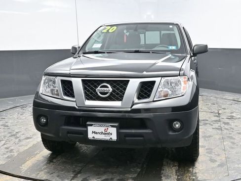 Used 2020 Nissan Frontier SV image 2