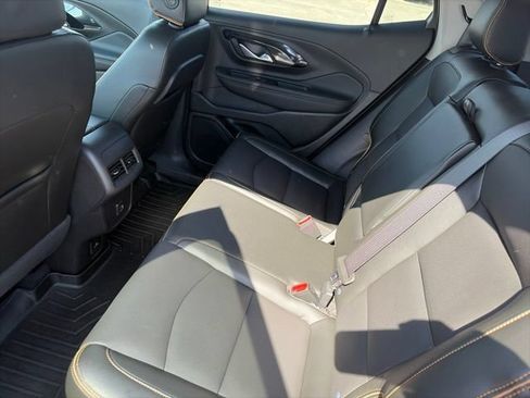 Used 2024 GMC Terrain AT4 AWD/4WD image 11