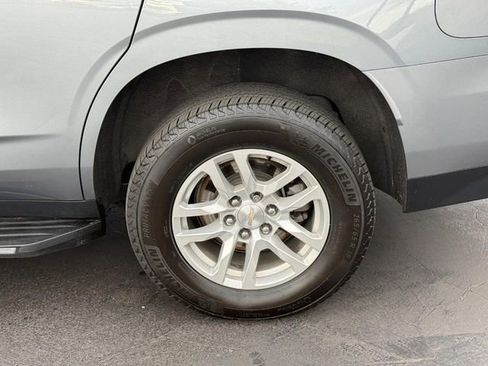 Used 2022 Chevrolet Tahoe LT w/ Luxury Package image 4