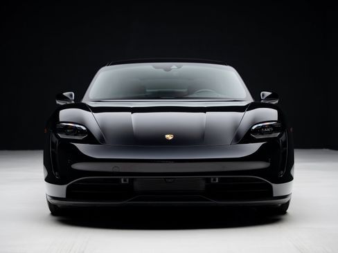 Used 2022 Porsche Taycan 4S image 8