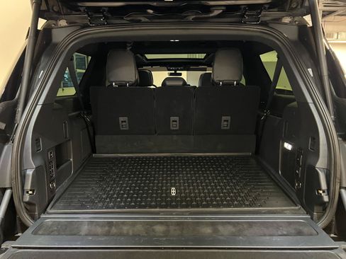 Used 2025 Lincoln Navigator L Reserve w/ Jet Appearance Package AWD/4WD image 37