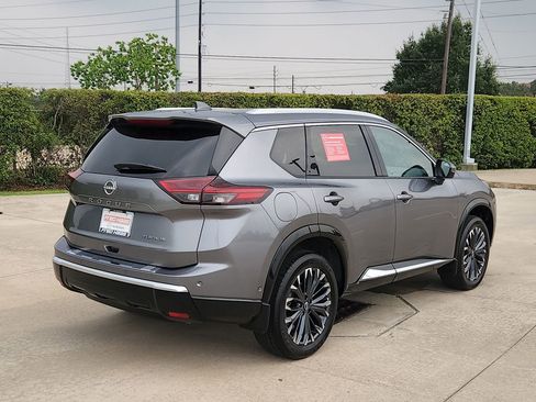 Certified 2024 Nissan Rogue Platinum FWD image 5