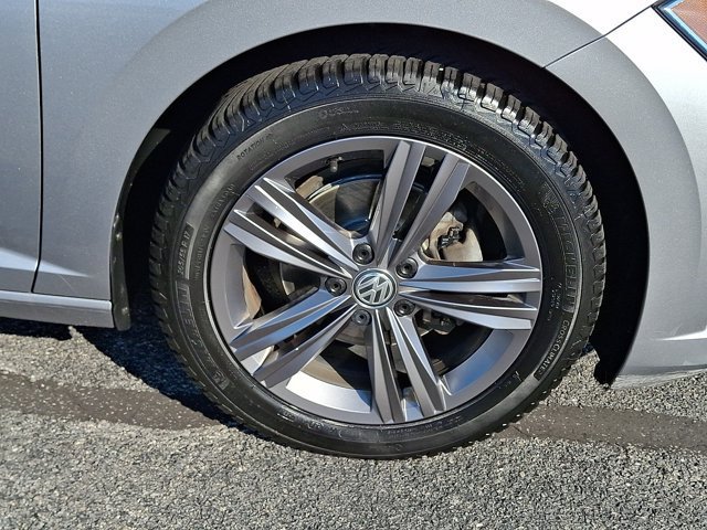 Used 2020 Volkswagen Jetta R-Line w/ R-Line Cold Weather Package FWD image 11