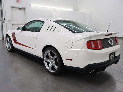 Used 2012 Ford Mustang GT Premium w/ HID Headlamps & Security Pkg RWD image 6