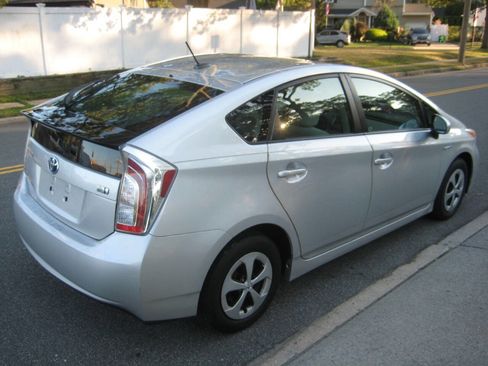 Used 2012 Toyota Prius Three image 5