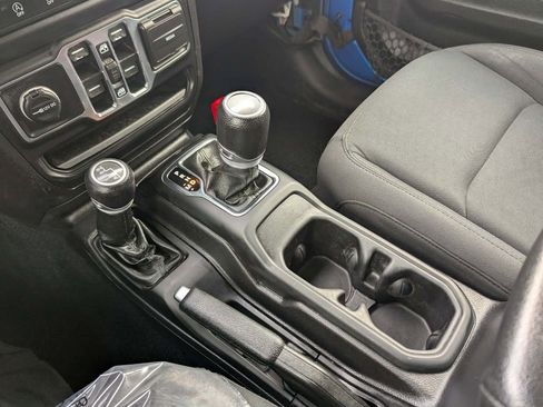 Used 2020 Jeep Gladiator Sport w/ Quick Order Package 24S image 21