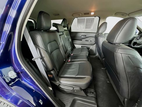 Used 2022 Nissan Pathfinder SL w/ SL Black Package image 40