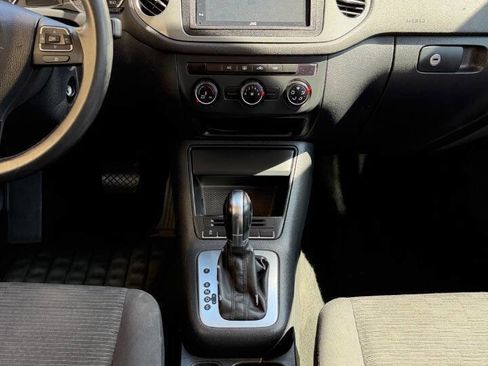 Used 2015 Volkswagen Tiguan S FWD image 10