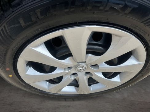 Used 2024 Toyota Corolla LE FWD image 19