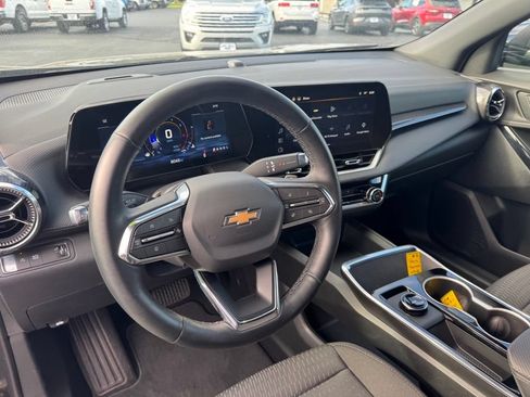 Used 2026 Chevrolet Equinox LT FWD image 6