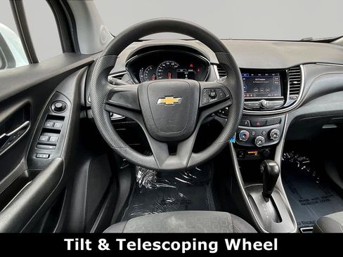 Used 2020 Chevrolet Trax LS FWD image 8