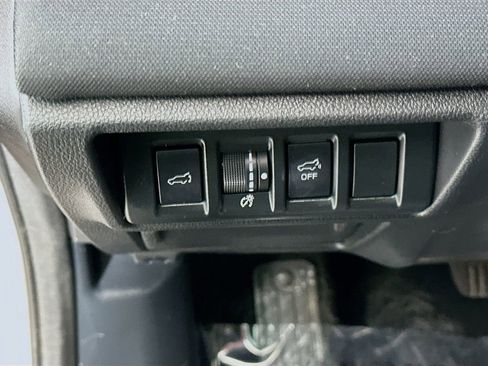 Used 2022 Subaru Outback Premium image 15