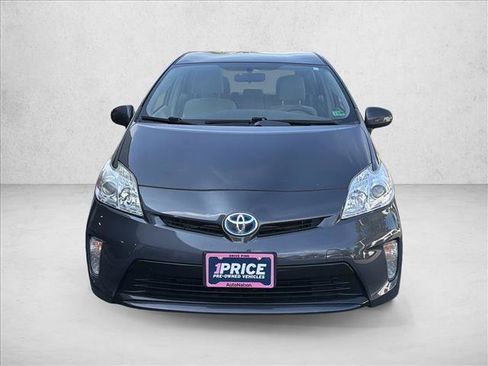 Used 2015 Toyota Prius Two FWD image 2