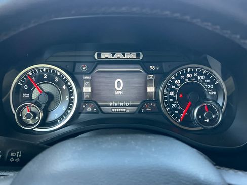 Used 2019 RAM 1500 Laramie AWD/4WD image 26