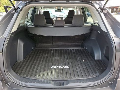 Certified 2020 Toyota RAV4 LE image 27